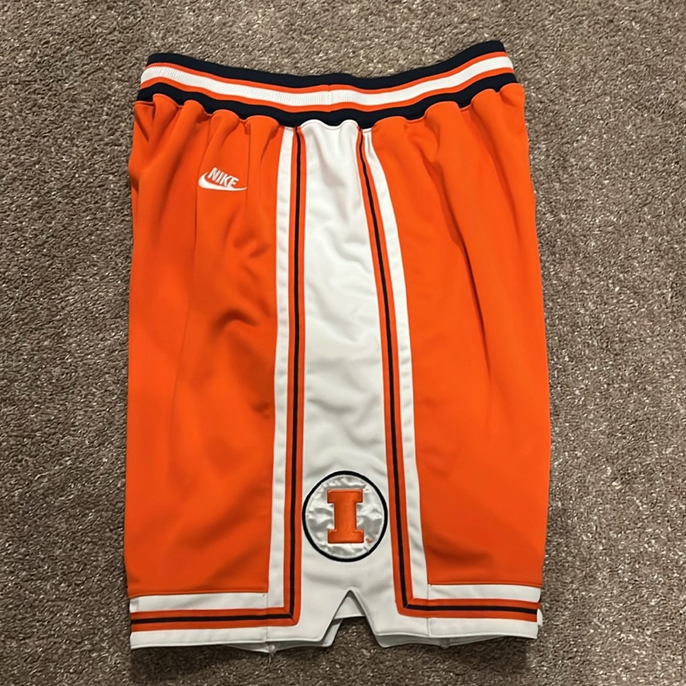 VINTAGE Nike Illinois Basketball Game Day Jersey shorts - Picture 4 of 4
